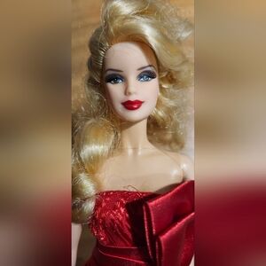 2012 Happy Holiday Barbie - Mattel - Holiday Collector Doll * Incomplete